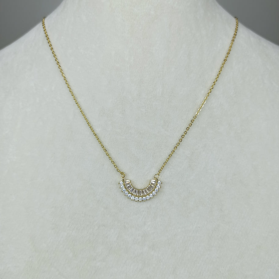 Altın Renk Vip 14K Yarım Ay Taş Detaylı Kolye (45+5 cm)
