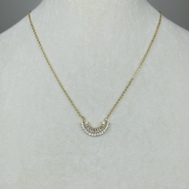 Altın Renk Vip 14K Yarım Ay Taş Detaylı Kolye (45+5 cm)