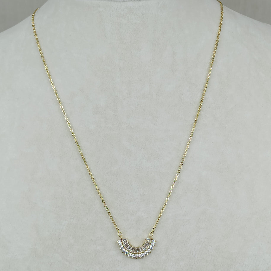 Altın Renk Vip 14K Yarım Ay Taş Detaylı Kolye (45+5 cm)