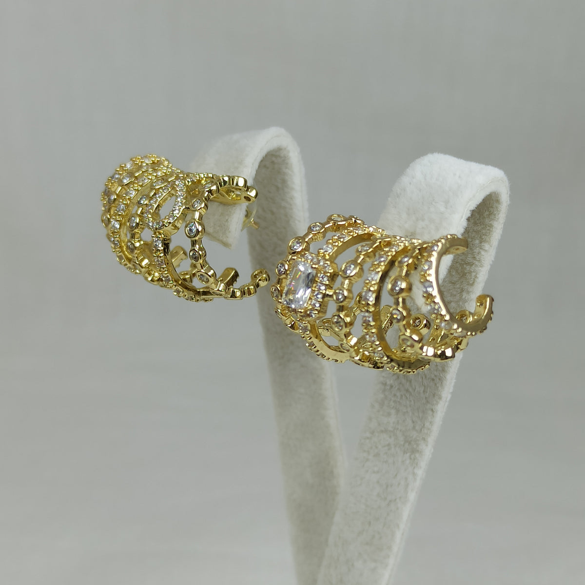 Altın Renk Çelik 14K Çok Sıralı Zirkon Taşlı Halka Küpe (20mm)