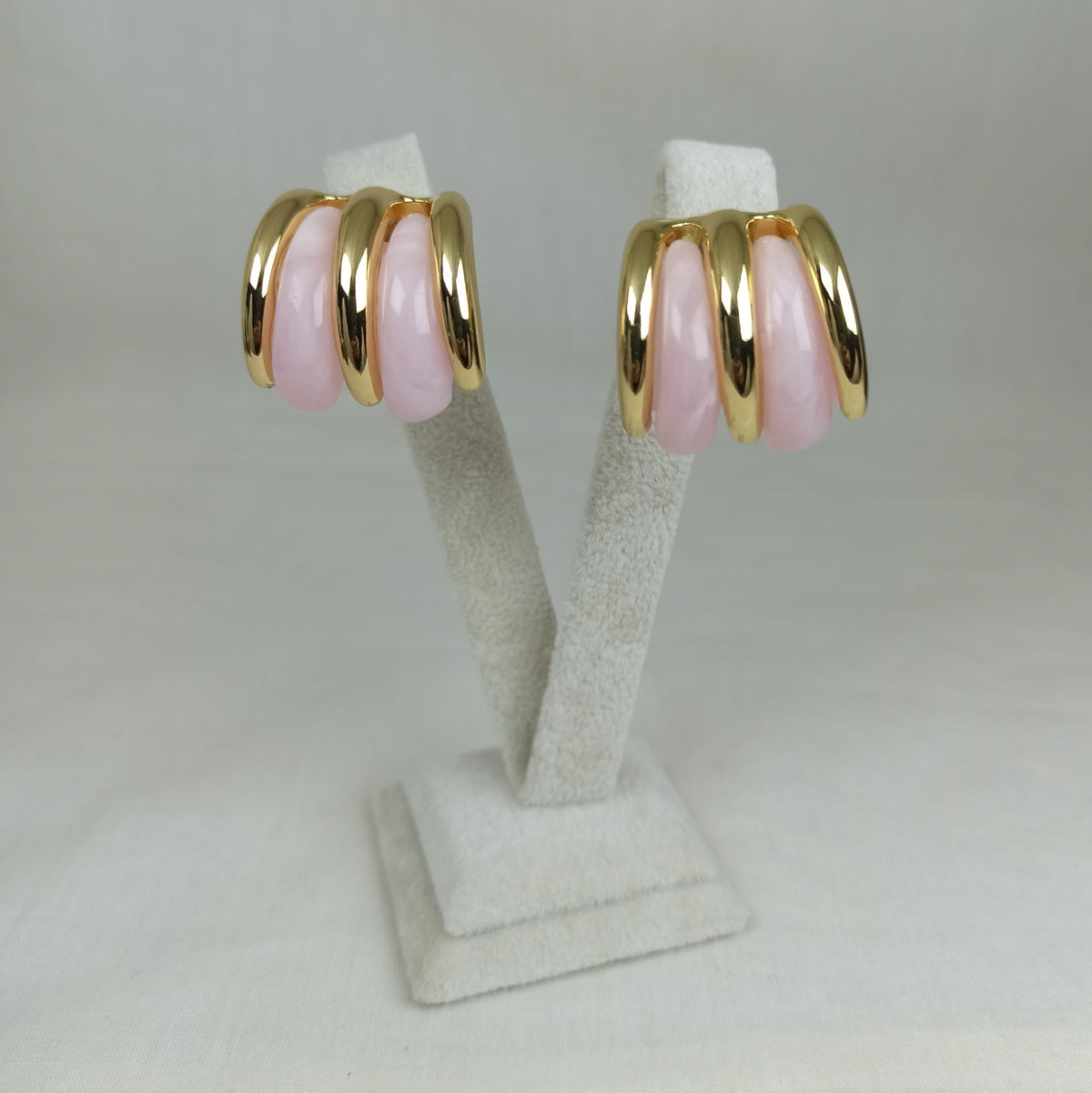 Altın Renk Çelik 14K Pudra Mineli Üçlü Halka Küpe (22mm)
