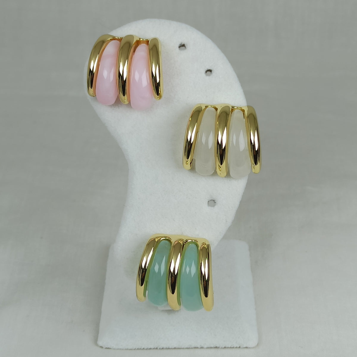 Altın Renk Çelik 14K Pudra Mineli Üçlü Halka Küpe (22mm)