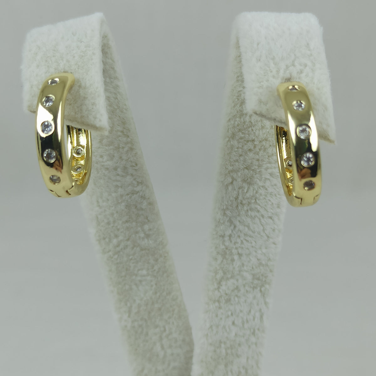 Altın Renk Vip 14K Zirkon Taş Detaylı Klasik Halka Küpe (15mm)