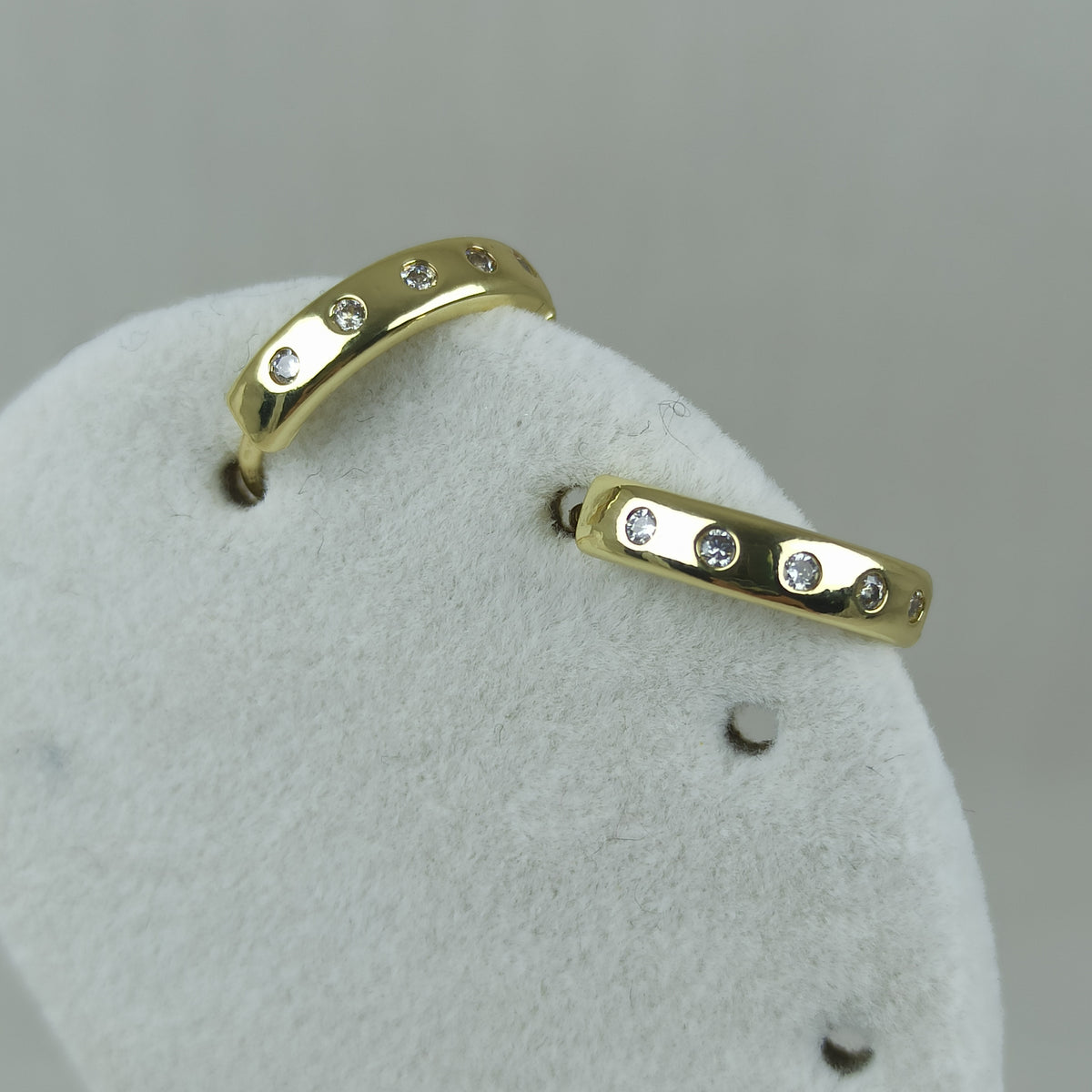Altın Renk Vip 14K Zirkon Taş Detaylı Klasik Halka Küpe (15mm)