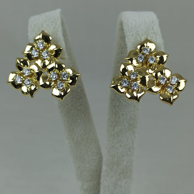 Altın Renk Çelik 14K Zirkon Taşlı Üçlü Çiçek Küpe (22mm)