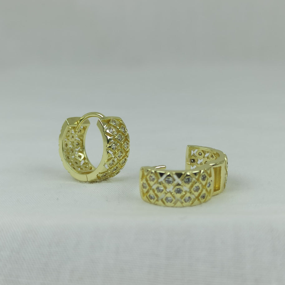 Altın Renk Vip 14K Zirkon Taş Detaylı Geometrik Halka Küpe (15mm)