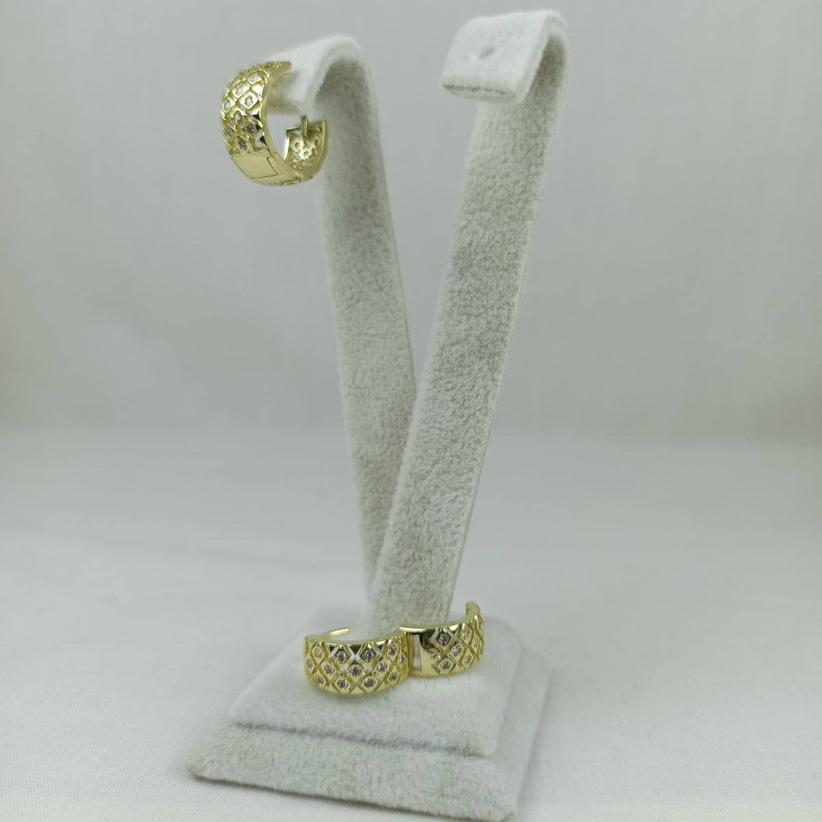 Altın Renk Vip 14K Zirkon Taş Detaylı Geometrik Halka Küpe (15mm)