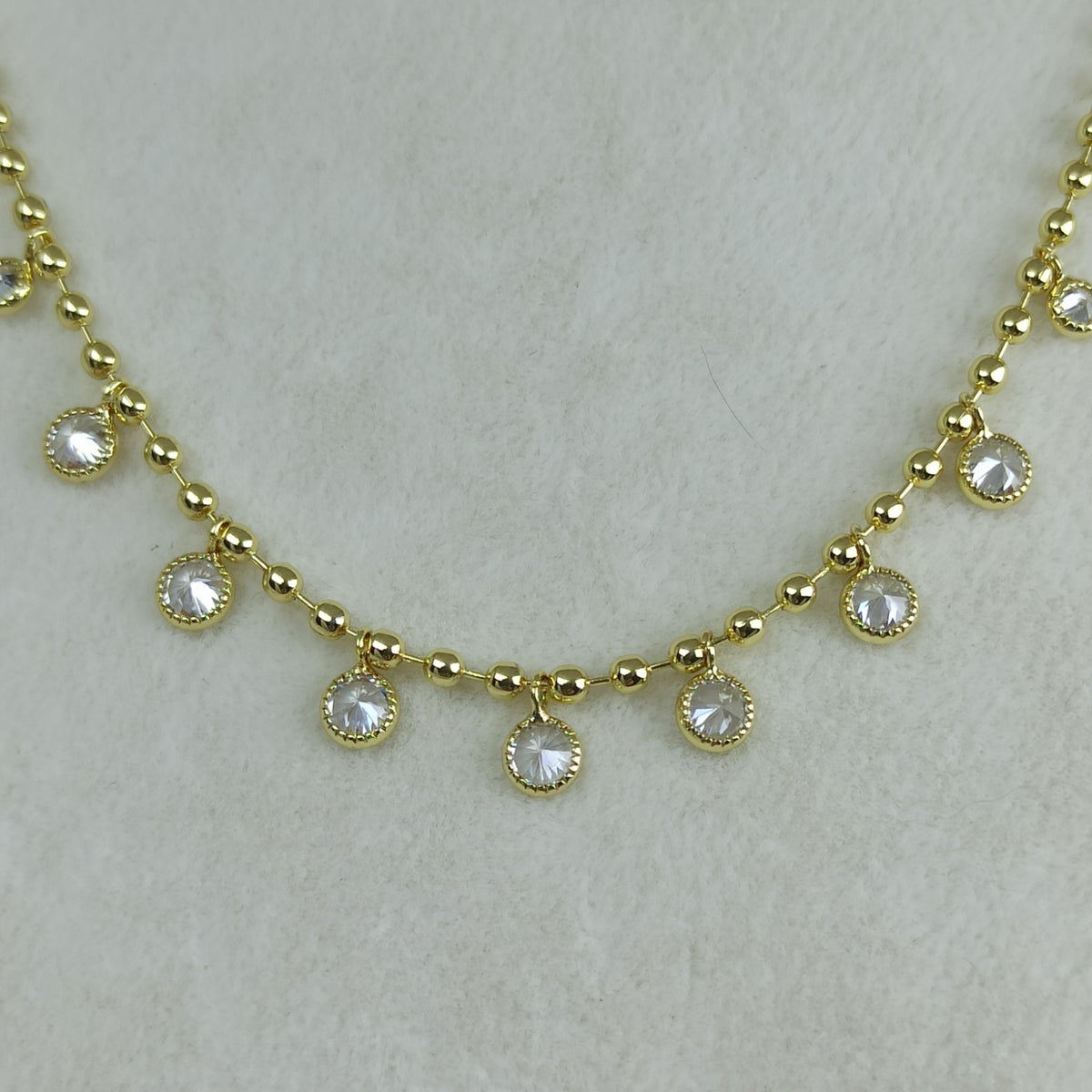 Altın Renk Vip 14K İnce ve Baget Taş Detaylı Küre Zincirli Kolye (45+5 cm)