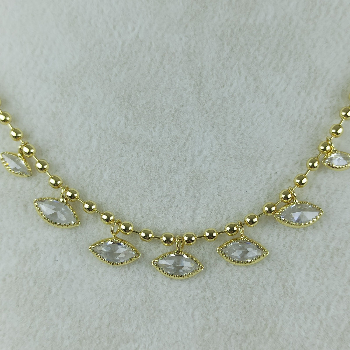 Altın Renk Vip 14K Göz Taş Detaylı Küre Zincirli Kolye (45+5 cm)