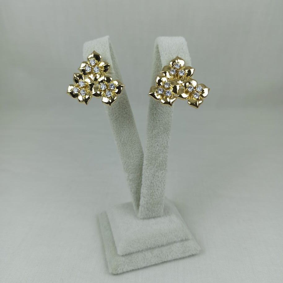 Altın Renk Çelik 14K Zirkon Taşlı Üçlü Çiçek Küpe (22mm)