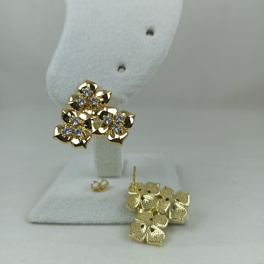 Altın Renk Çelik 14K Zirkon Taşlı Üçlü Çiçek Küpe (22mm)