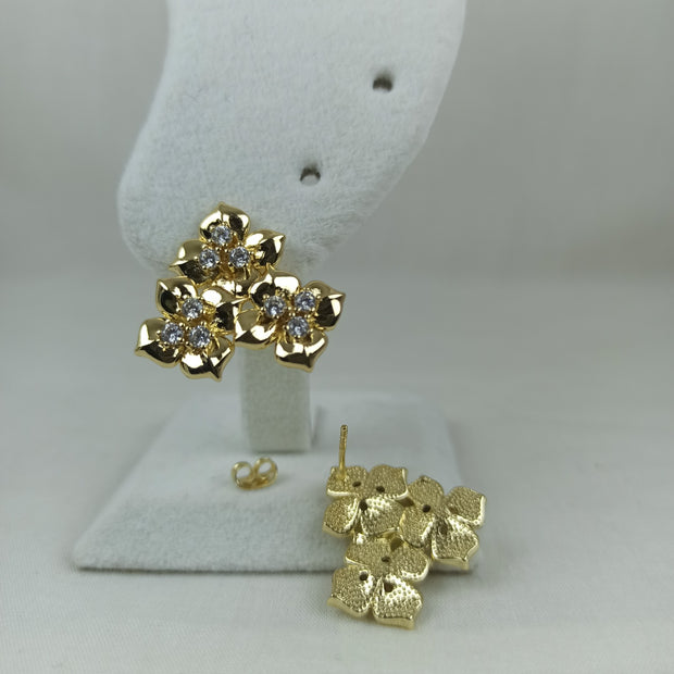 Altın Renk Çelik 14K Zirkon Taşlı Üçlü Çiçek Küpe (22mm)